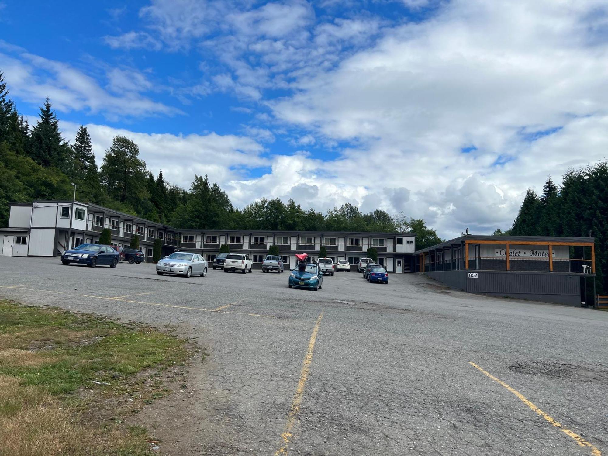 Chalet Inn Kitimat Extérieur photo