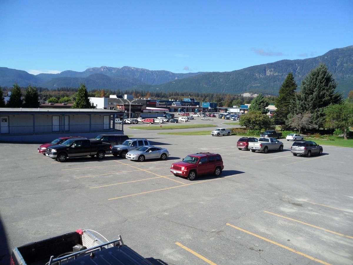 Chalet Inn Kitimat Extérieur photo