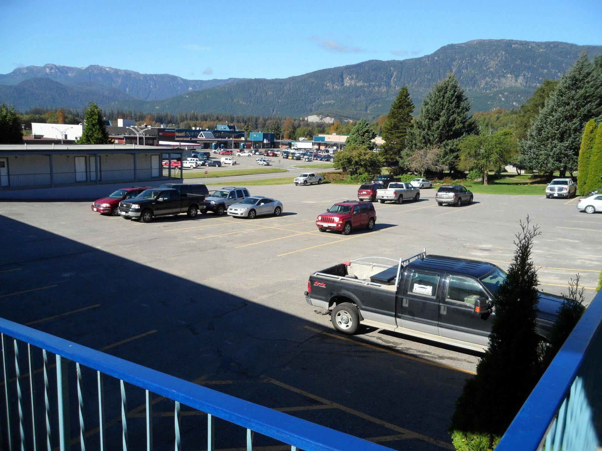 Chalet Inn Kitimat Extérieur photo