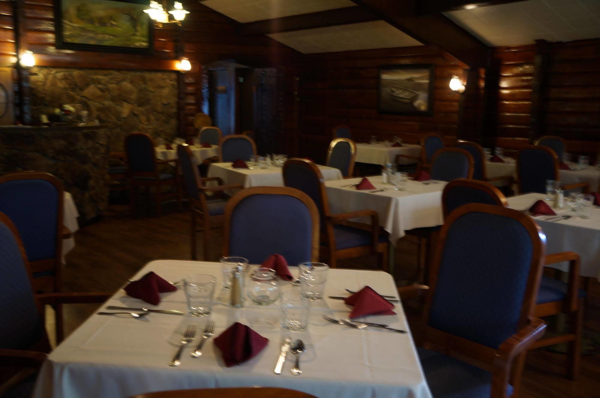 Chalet Inn Kitimat Extérieur photo