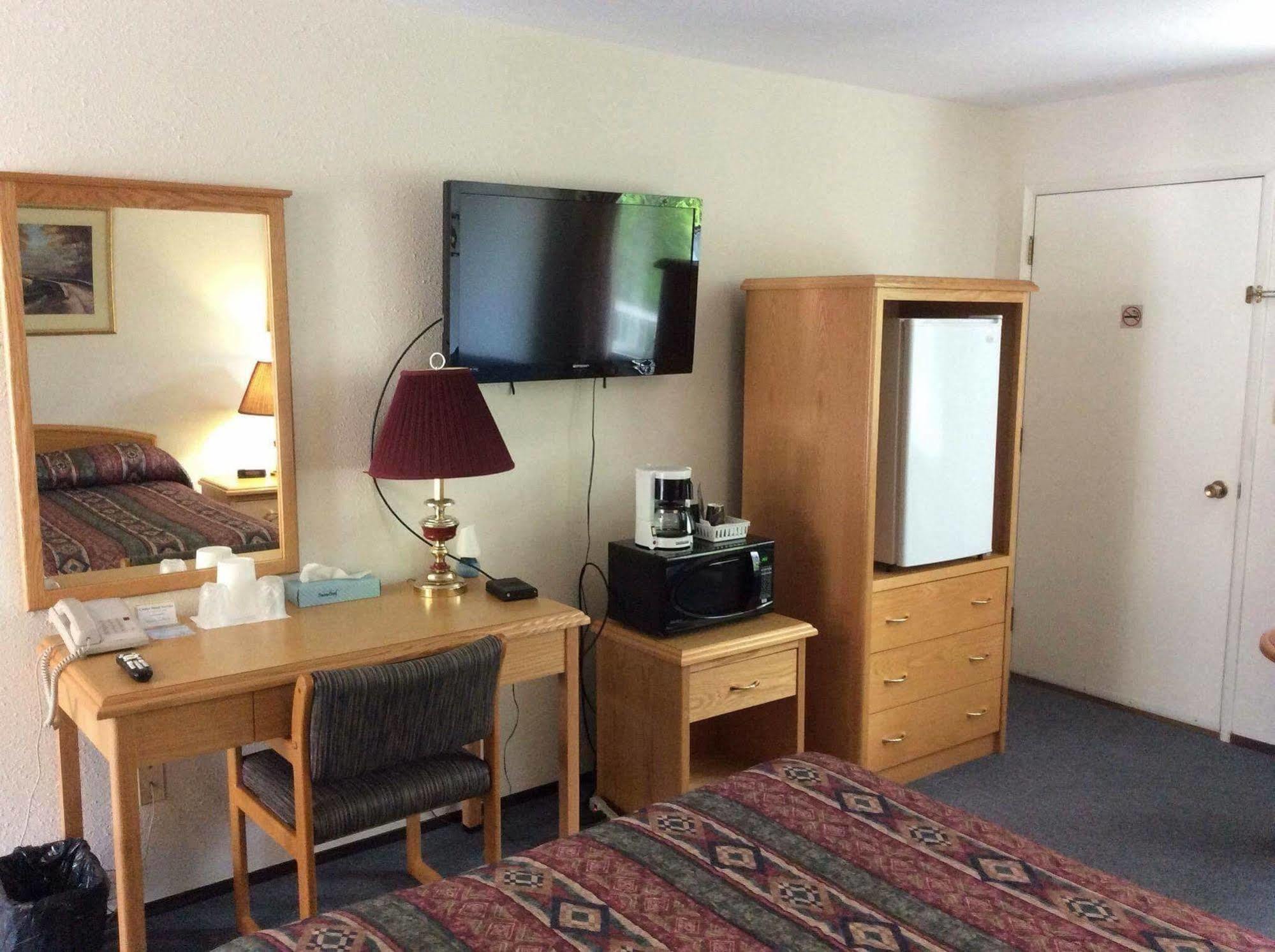 Chalet Inn Kitimat Extérieur photo