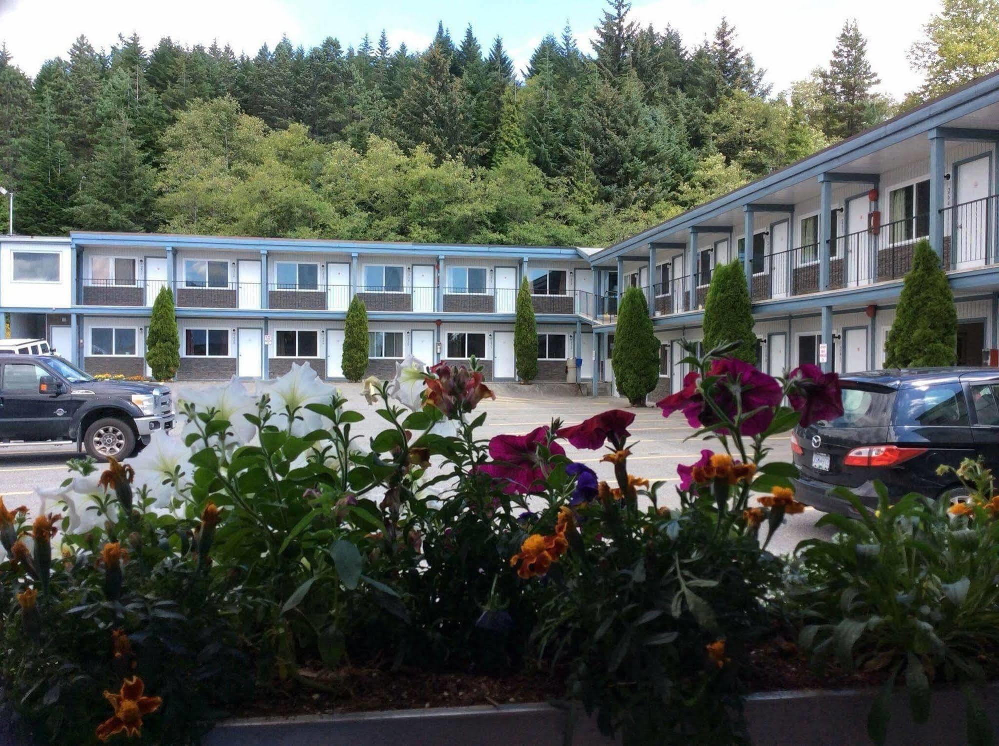 Chalet Inn Kitimat Extérieur photo