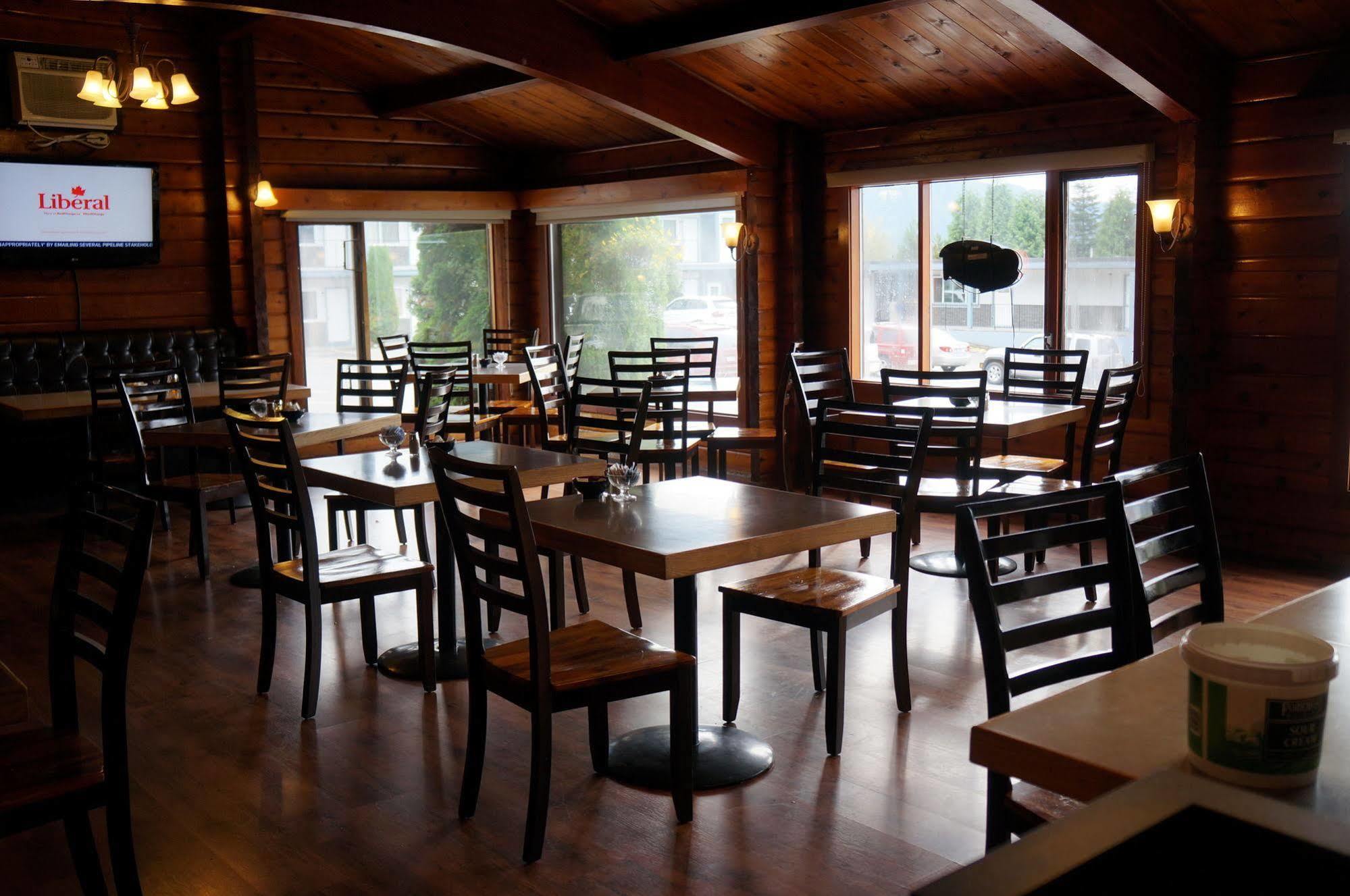 Chalet Inn Kitimat Extérieur photo